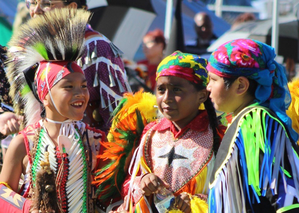 Snow Mountain Paiute Pow Wow Grand Entry - boys trading comments.
